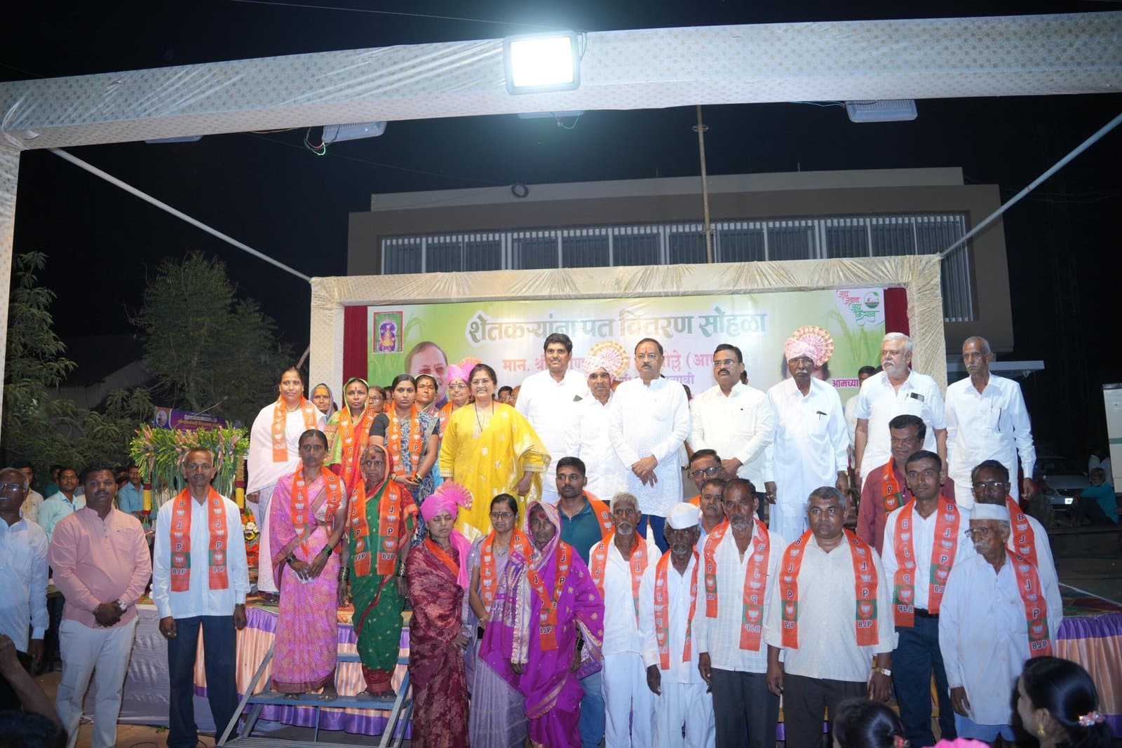 ನಿಪ್ಪಾಣಿ ಕ್ಷೇತ್ರದ ಅಕ್ಕೊಳ ಗ್ರಾಮದ 50 ಕ್ಕಿಂತ ಹೆಚ್ಚು ಜನ ಕಾಂಗ್ರೆಸ್ ಮತ್ತು ರಾಷ್ಟ್ರವಾದಿ ಕಾಂಗ್ರೆಸ್ ಪಕ್ಷ ತೊರೆದು ಬಿಜೆಪಿ ಸೇರ್ಪಡೆ